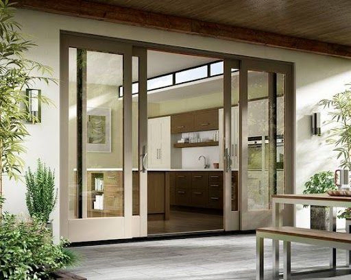 Une porte-patio installée par des pros à Gatineau améliore l’apparence de la maison, son confort au quotidien et sa performance énergétique.